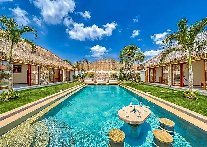 Huge 16 Bedrooms, 2 Combined, 2 Pools ホテル バリ島
