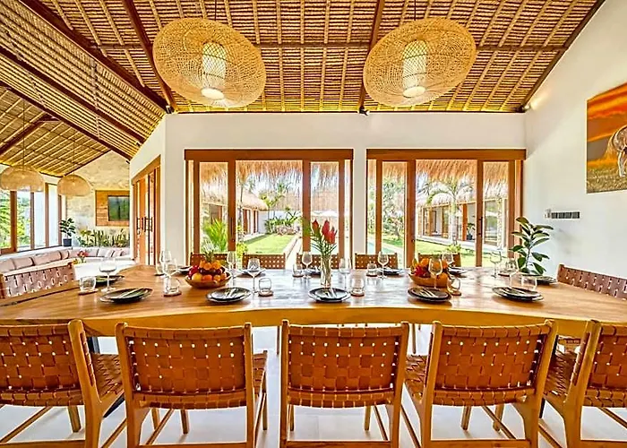 ホテル Huge 16 Bedrooms, 2 Combined, 2 Pools