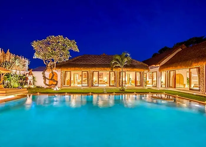 ホテル Huge 16 Bedrooms, 2 Combined, 2 Pools