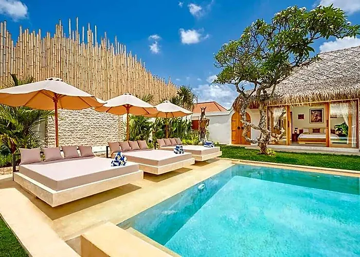 Huge 16 Bedrooms, 2 Combined, 2 Pools 3*