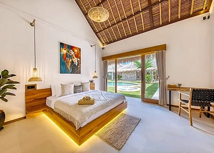 Huge 16 Bedrooms, 2 Combined, 2 Pools 3*