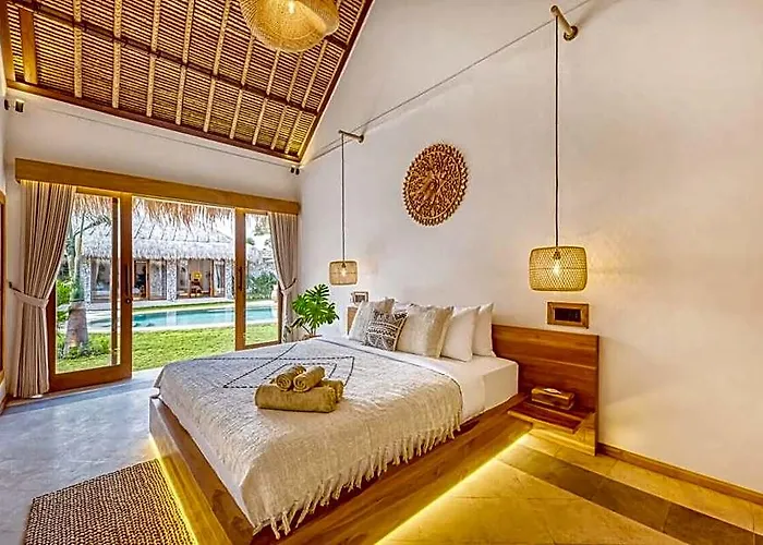 Huge 16 Bedrooms, 2 Combined, 2 Pools ホテル バリ島
