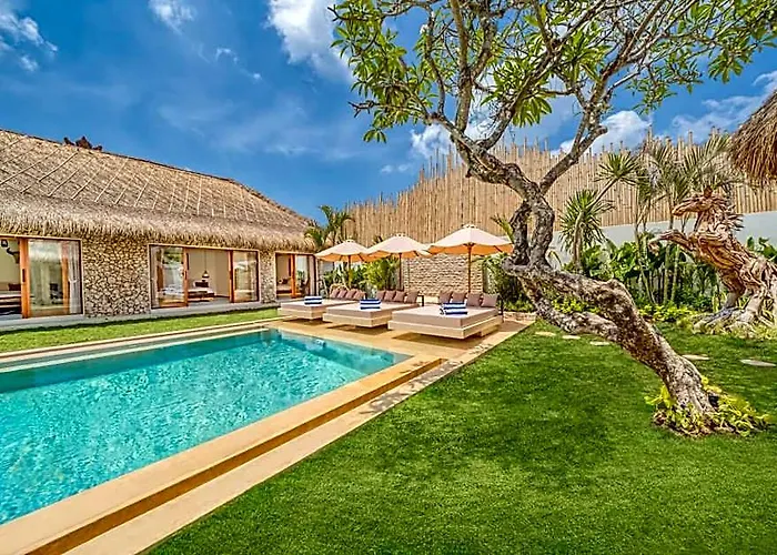 ホテル Huge 16 Bedrooms, 2 Combined, 2 Pools