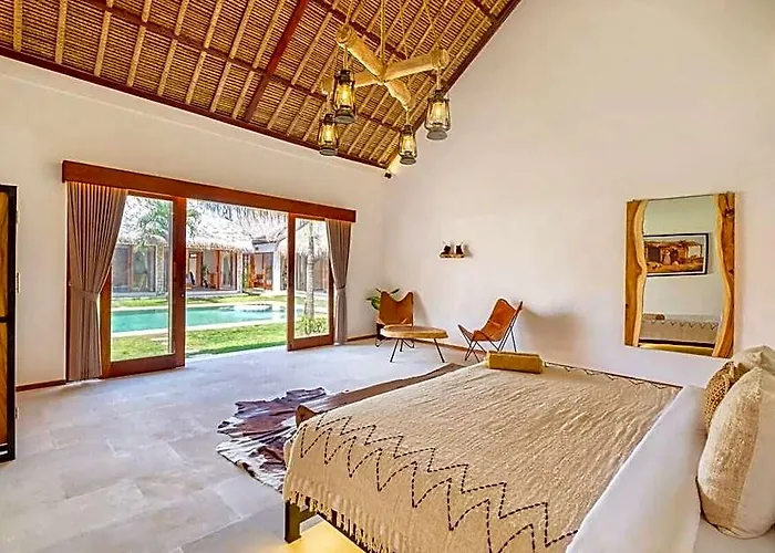 ホテル Huge 16 Bedrooms, 2 Combined, 2 Pools バリ島