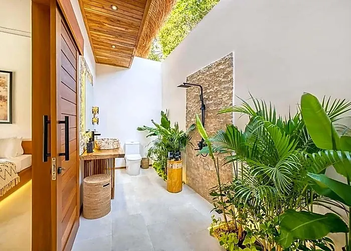 Huge 16 Bedrooms, 2 Combined, 2 Pools 3* バリ島