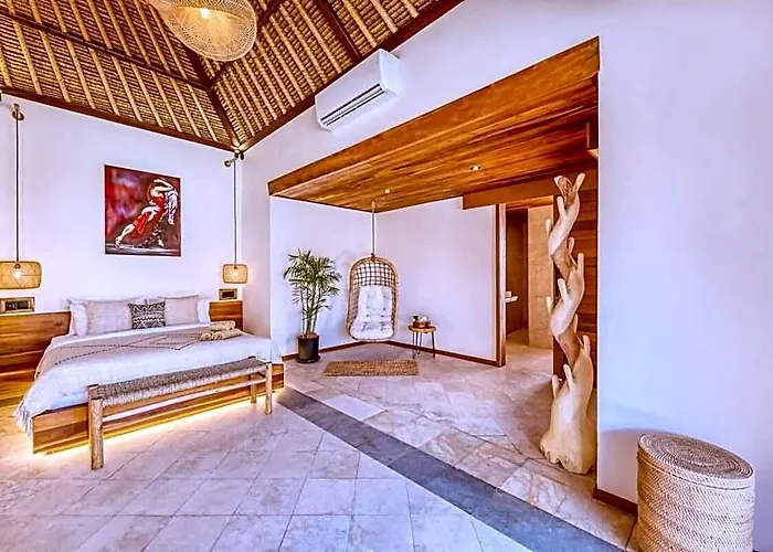 Huge 16 Bedrooms, 2 Combined, 2 Pools ホテル バリ島